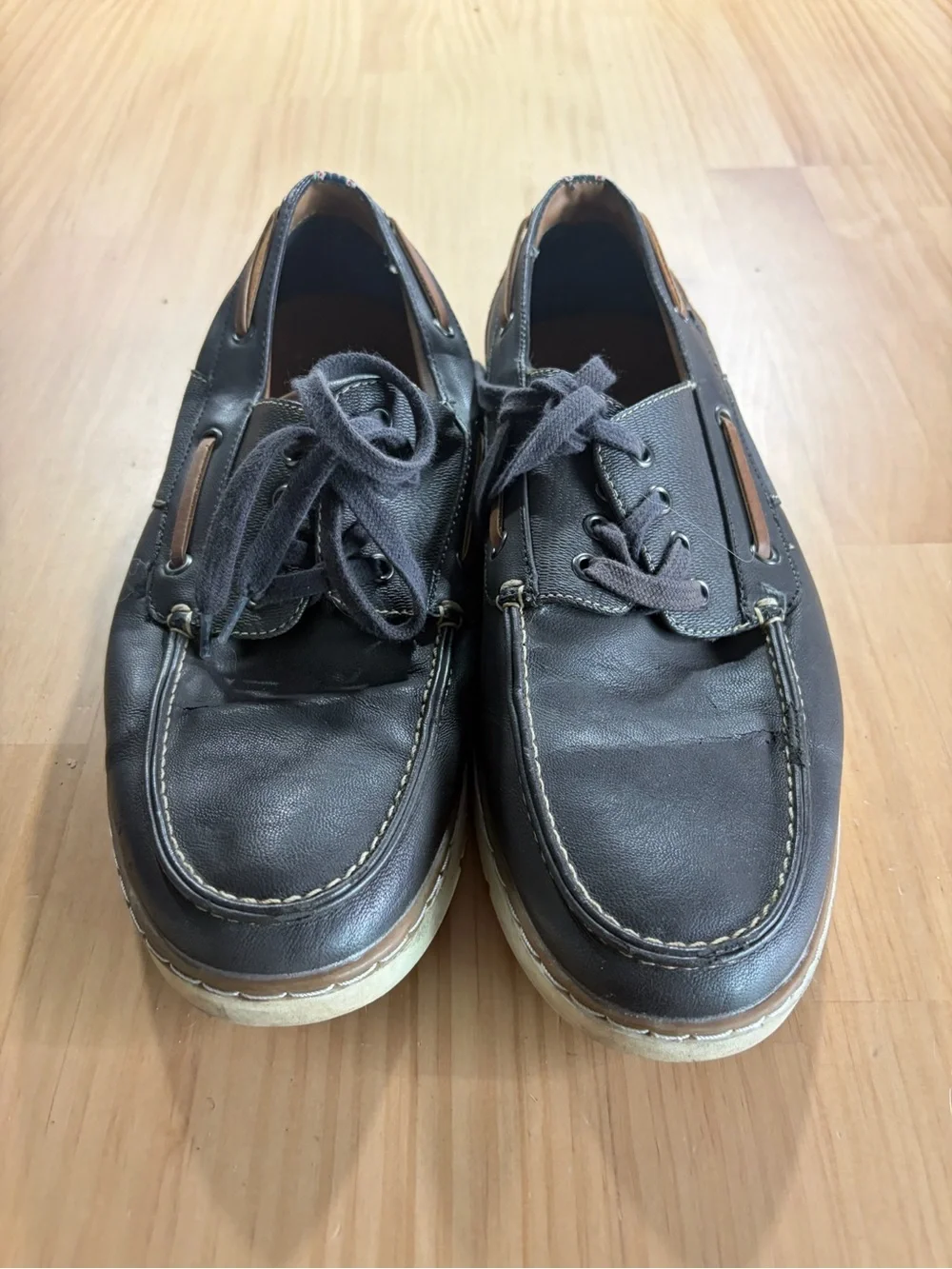 Sonoma Men's Black Leather Boat Shoes with Tan Accents A6